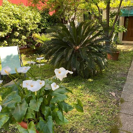 Rose House With Private Garden Apartment Lido di Venezia Exterior photo
